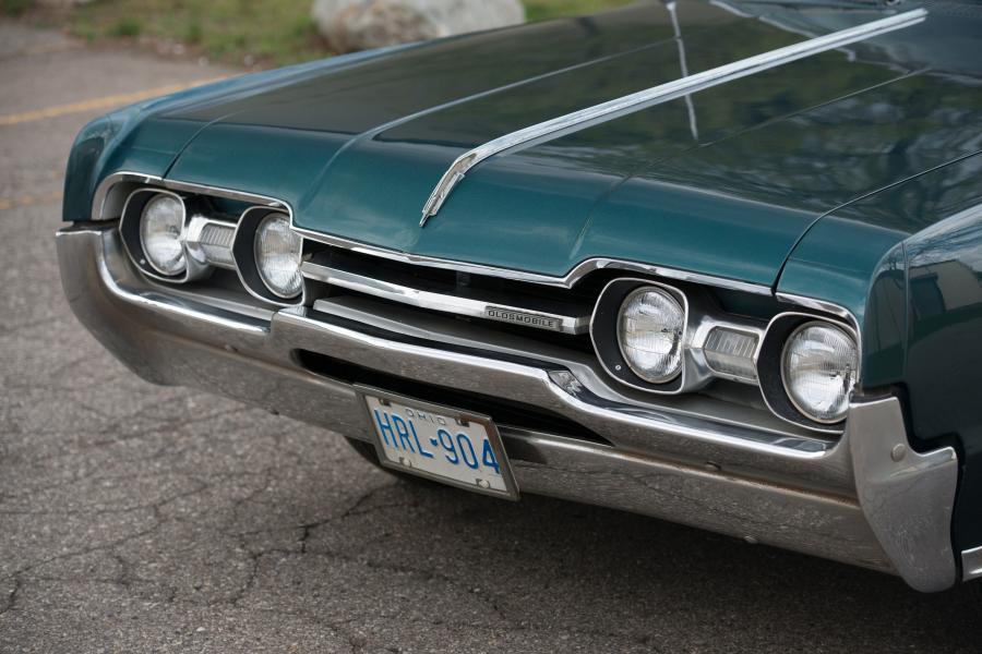 Детали экстерьера Oldsmobile Cutlass Supreme Holiday Coupe (3807) 1967 года  (фото 6 из 11)